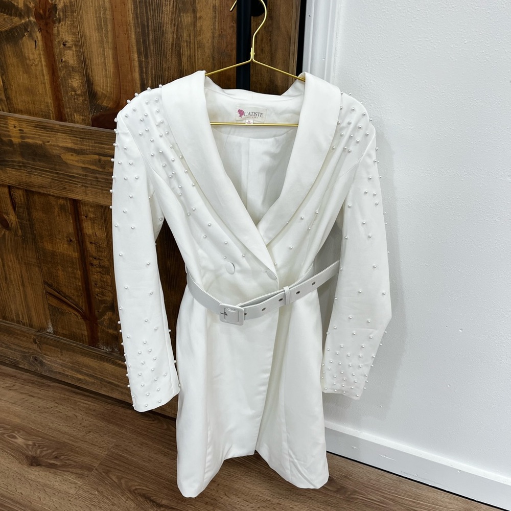 White blazer with pearl accents from Shop Impressions Boutique! Fits TTS.